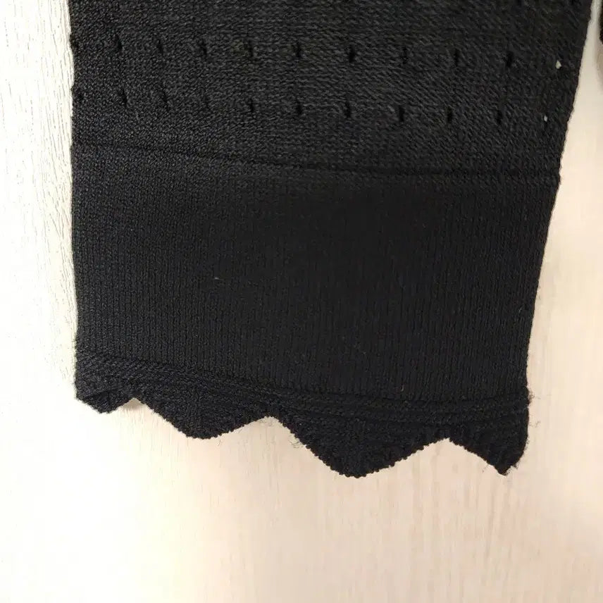 [BUNJANG] Premium Black Cardigan with Gold Trim (Free Size) / 금장장식 프리미엄 블랙가디건(프리사이즈)