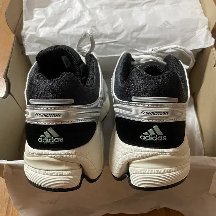 [BUNJANG] Adidas Adistar Control 5 White:Clear Mint Sneakers / 아디다스 아디스타 컨트롤5 화이트:클리어민트 285