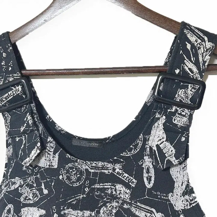 [BUNJANG] Vintage Grunge Shirring Pocket Buckle Strap Tank Top Black / 일본빈티지 그런지셔링포켓버클스트랩나시티블랙 펑크모리걸하구미룩갸루y2k히피