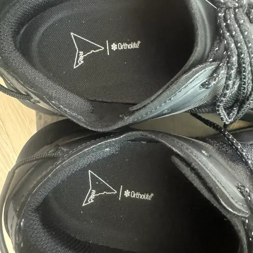 [BUNJANG] Roa Cellar 270 Black Sneakers / [42,270] 로아 셀라 270 판매