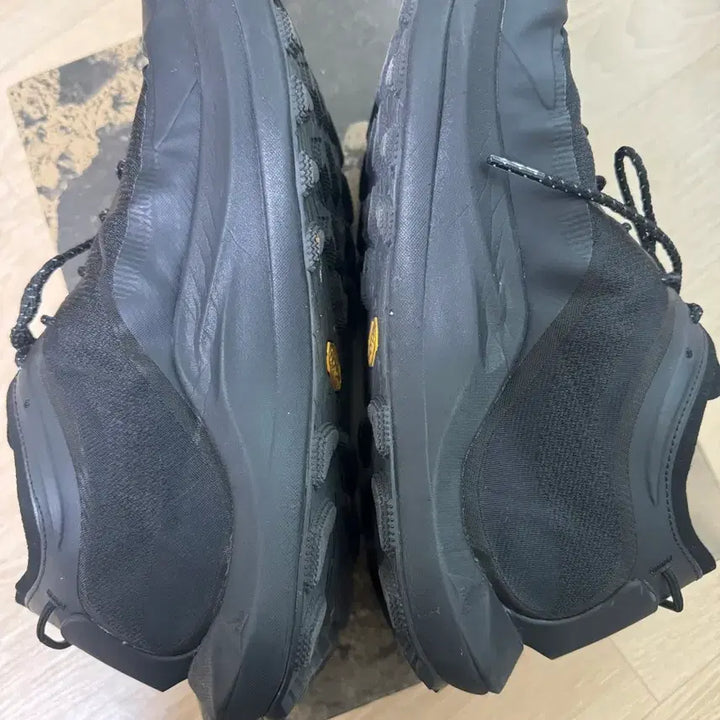 [BUNJANG] Roa Cellar 270 Black Sneakers / [42,270] 로아 셀라 270 판매
