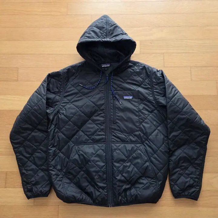 [BUNJANG] Patagonia Diamond Quilted Bomber Hooded Jacket Black L / 파타고니아 다이아몬드 퀼티드 봄버 후드 블랙 L