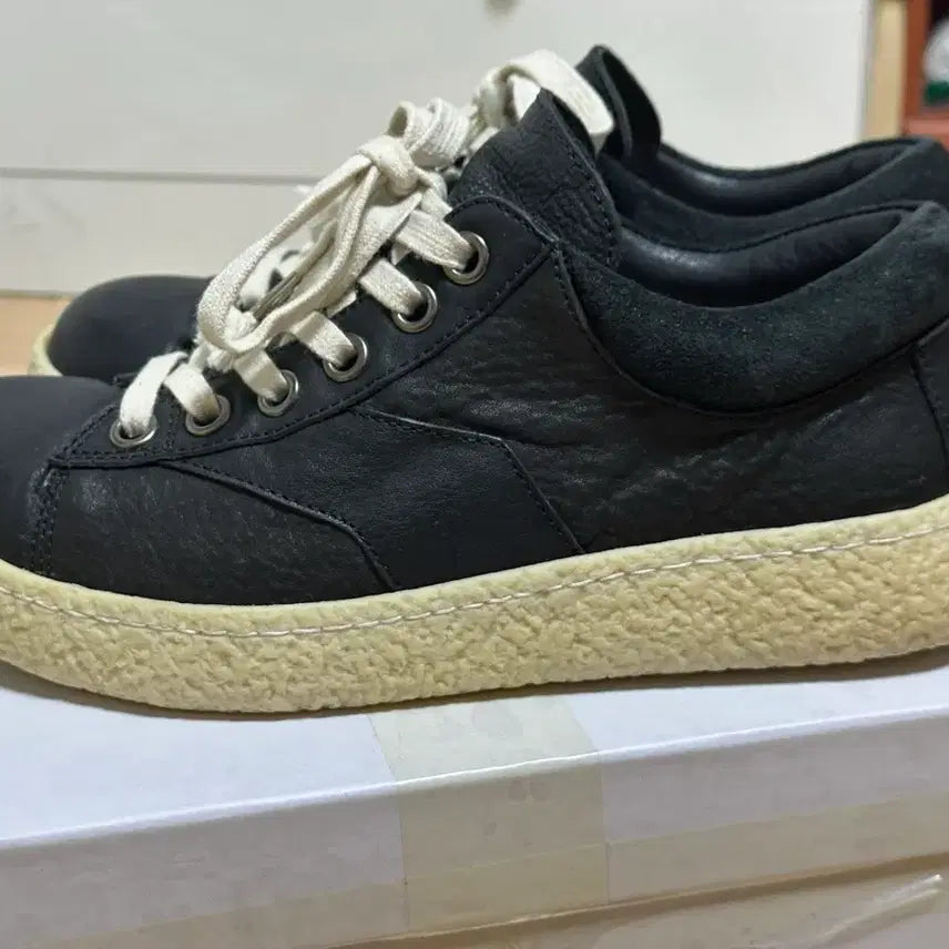 [BUNJANG] Golemeth Emotional Horsehide Sneakers / Golemeth 골멧 이모셔널 말가죽 스니커즈 42