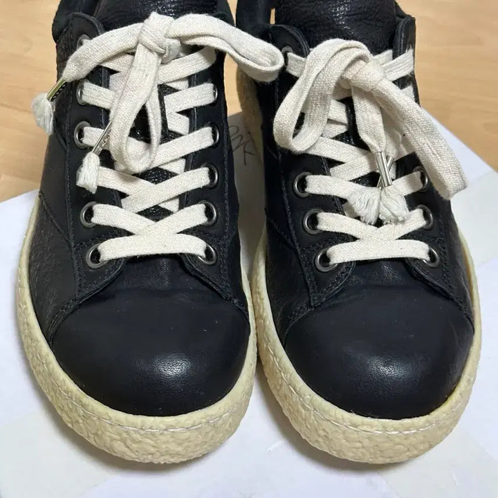 [BUNJANG] Golemeth Emotional Horsehide Sneakers / Golemeth 골멧 이모셔널 말가죽 스니커즈 42