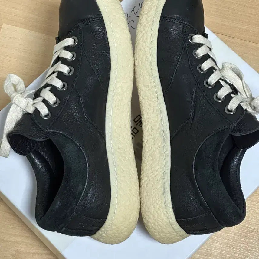 [BUNJANG] Golemeth Emotional Horsehide Sneakers / Golemeth 골멧 이모셔널 말가죽 스니커즈 42