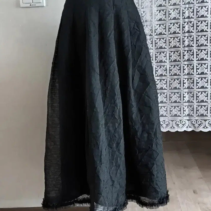 [BUNJANG] Black Pattern Flare Long Skirt / 패턴무늬 블랙 플레어 롱 스커트