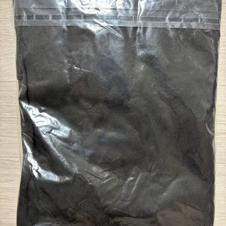 [BUNJANG] Eojjeol Su Ga Eopda Official Merchandise Charcoal T-shirt (L) - Sealed / 어쩔수가 없다 공식 머천다이즈 반팔 티셔츠 L사이즈 미개봉