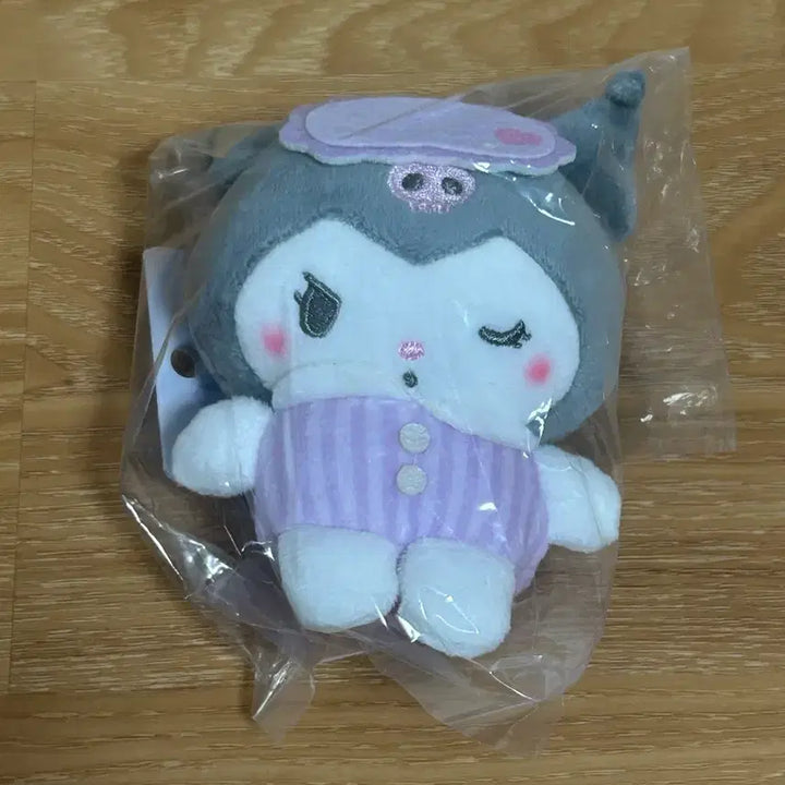 [BUNJANG] Sanrio Kuromi Pajama Mascot Doll / (산리오 정품) 쿠로미 잠옷 마스코트 인형