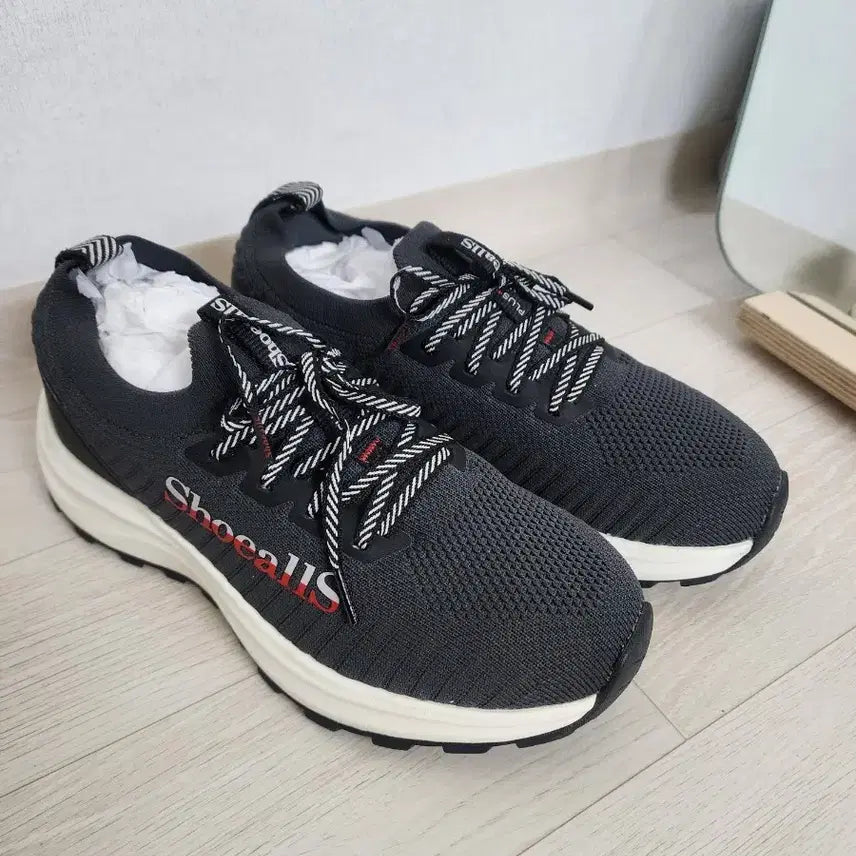 [BUNJANG] Shuols Hiking Shoes (Size 245) Brand New / 슈올스 운동화 (사이즈245) 새상품