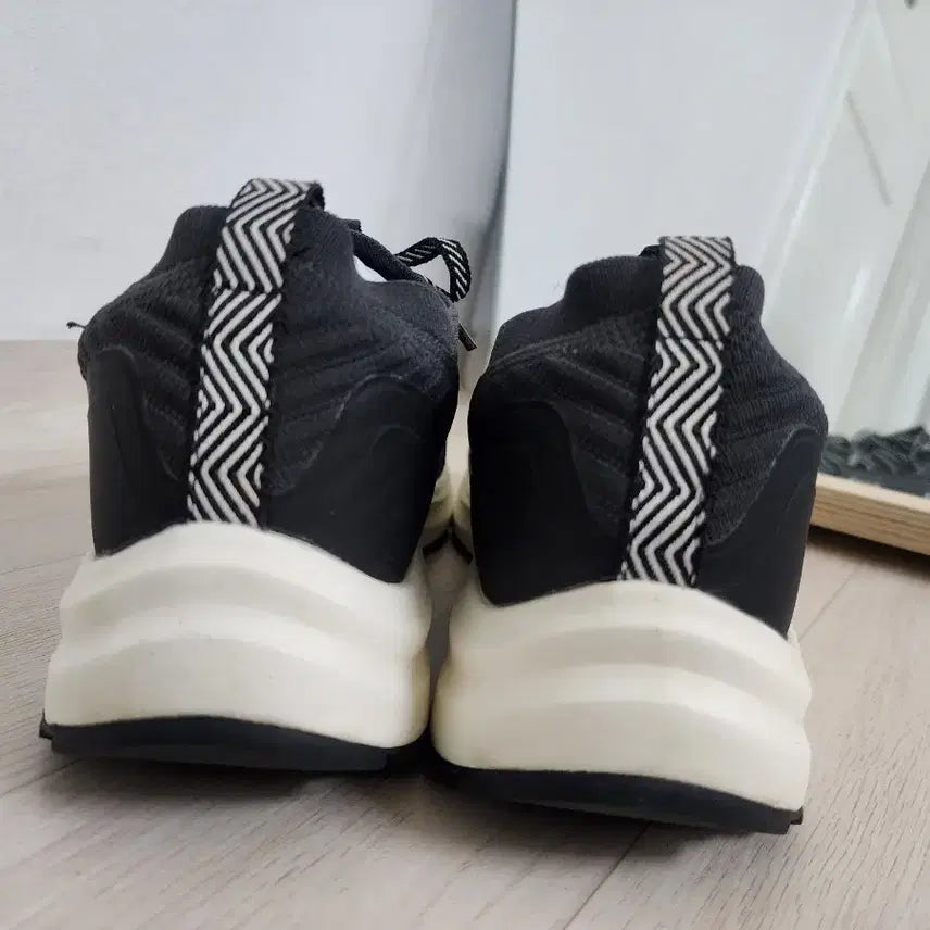[BUNJANG] Shuols Hiking Shoes (Size 245) Brand New / 슈올스 운동화 (사이즈245) 새상품