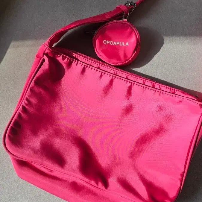 [BUNJANG] Nylon Hot Pink Crossbody Bag / 나일론 재질 핫핑크 크로스백