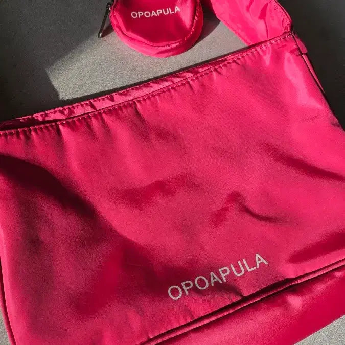 [BUNJANG] Nylon Hot Pink Crossbody Bag / 나일론 재질 핫핑크 크로스백