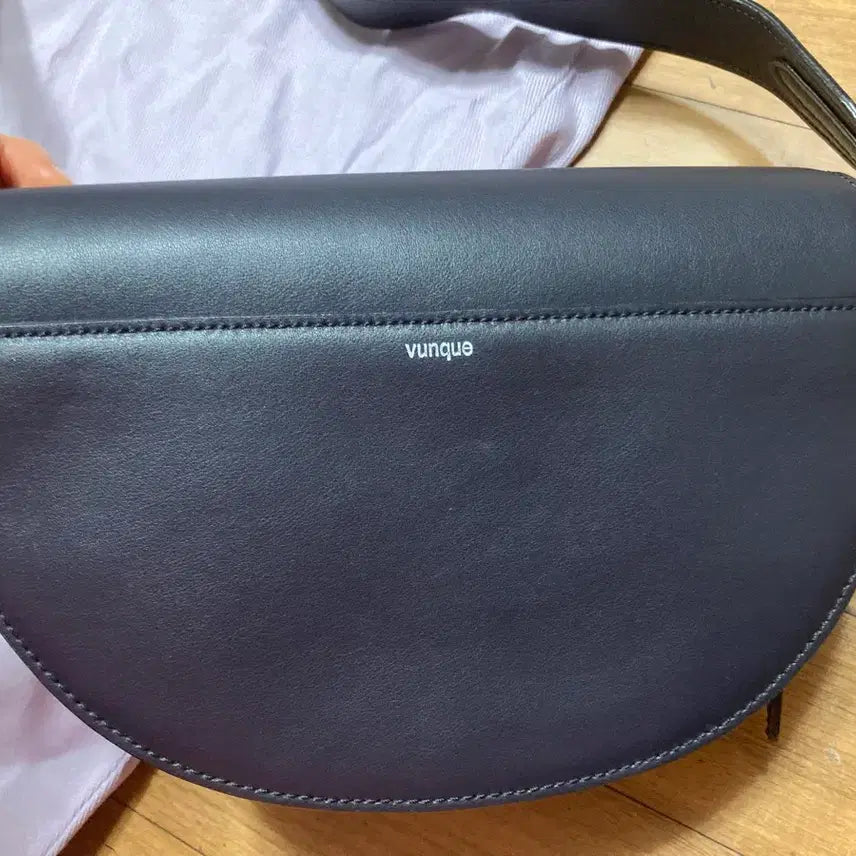 [BUNJANG] Vunque Black Flap Bag / vunque 분크 블랙 플랩백 + 더스트백 택포8만원
