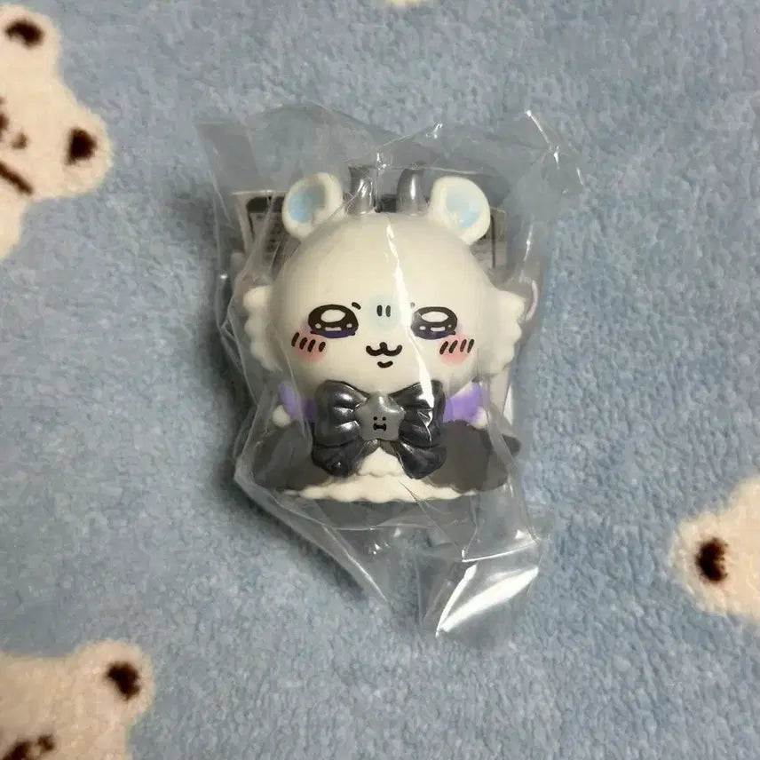 [BUNJANG] Chiikawa Super Magical Soft Vinyl Figure Momonga / 치이카와 초매지컬 소프비 피규어 모몽가