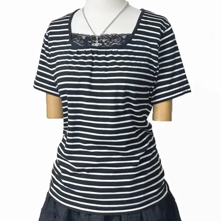 [SOLD OUT] 일본빈티지 레이스사각넥 단가라스트라이프반팔티블랙모리걸하구미룩갸루y2k히피