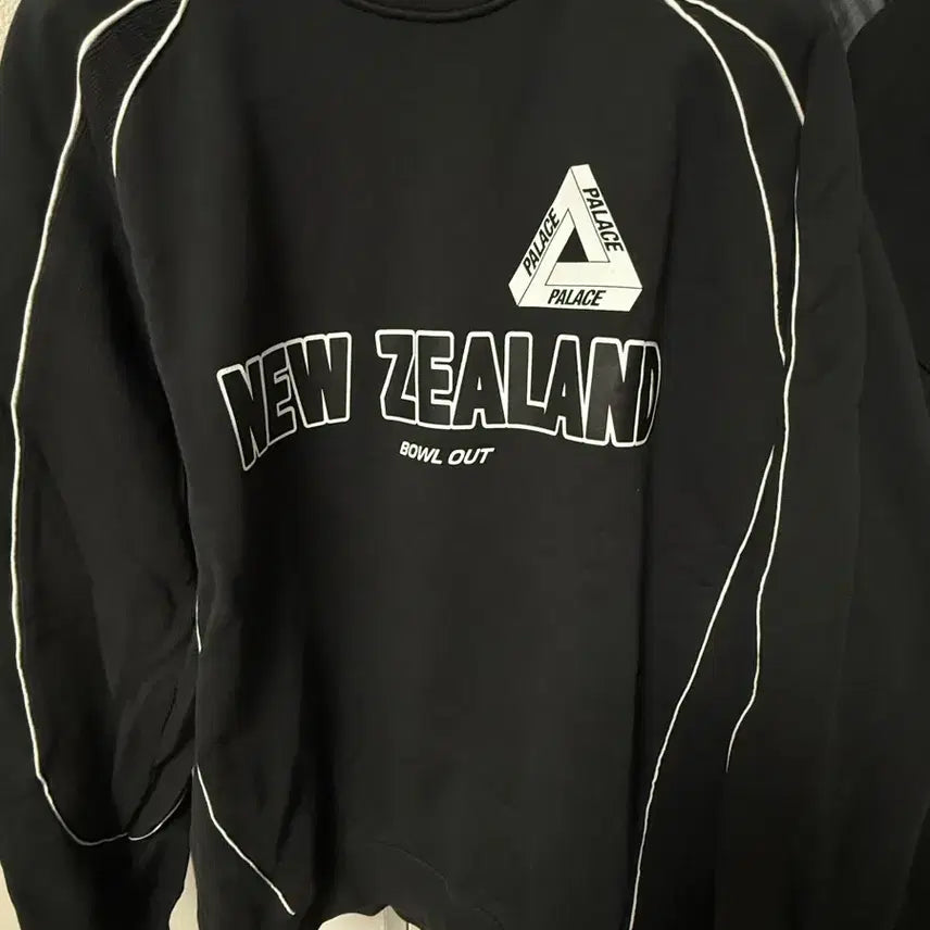[BUNJANG] Palace Foulard Crewneck Sweatshirt Black XL / XL 팔라스 보울 아웃 크루넥 맨투맨 블랙