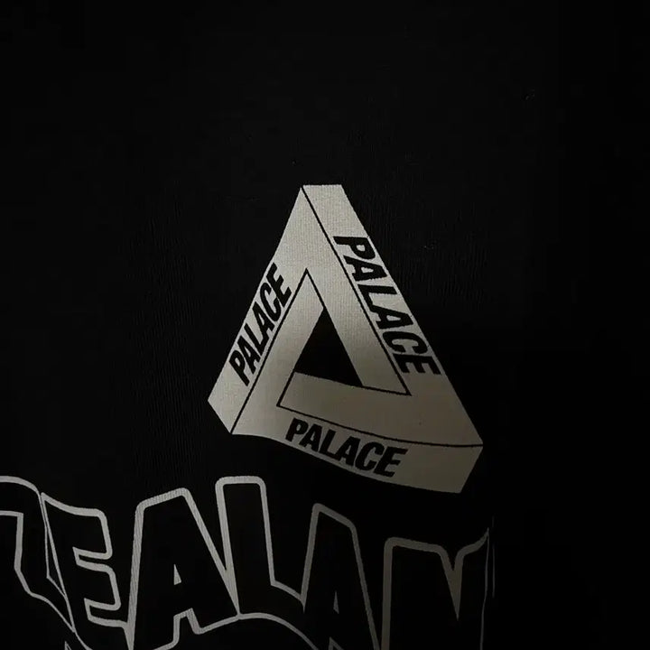 [BUNJANG] Palace Foulard Crewneck Sweatshirt Black XL / XL 팔라스 보울 아웃 크루넥 맨투맨 블랙