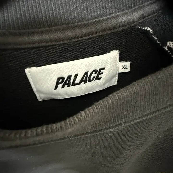 [BUNJANG] Palace Foulard Crewneck Sweatshirt Black XL / XL 팔라스 보울 아웃 크루넥 맨투맨 블랙