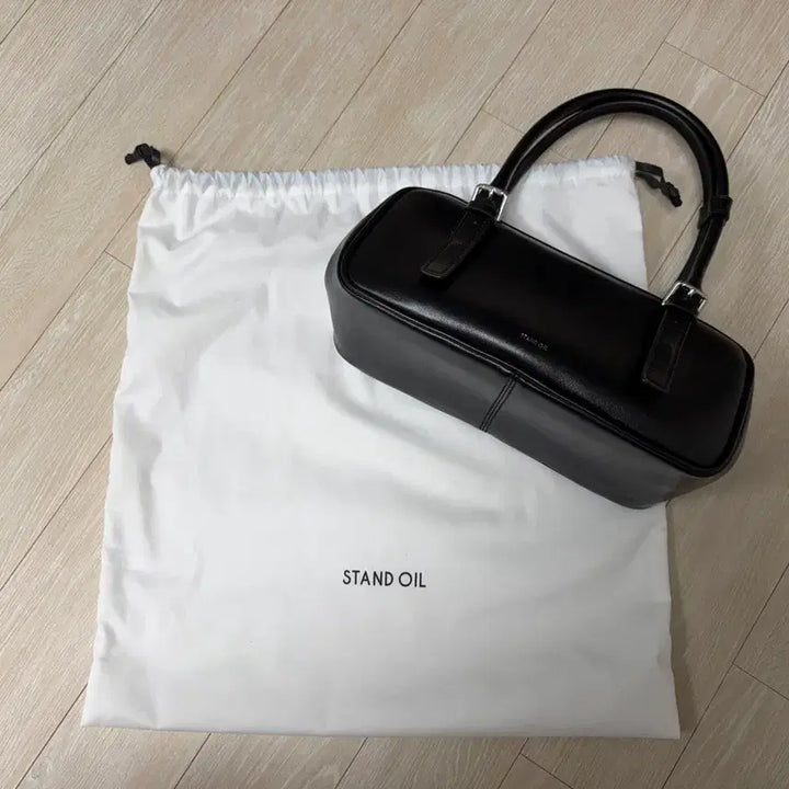 [SOLD OUT] 스탠드오일 스퀘어 볼링백 숄더백 블랙