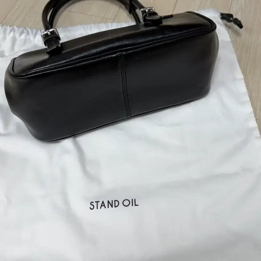 [SOLD OUT] 스탠드오일 스퀘어 볼링백 숄더백 블랙
