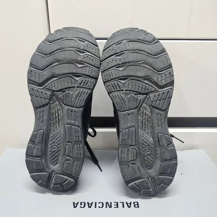 [BUNJANG] Asics Gel-Kayano 28 Black Sneakers / :235아식스 젤카야노 28 블랙 운동화    -850