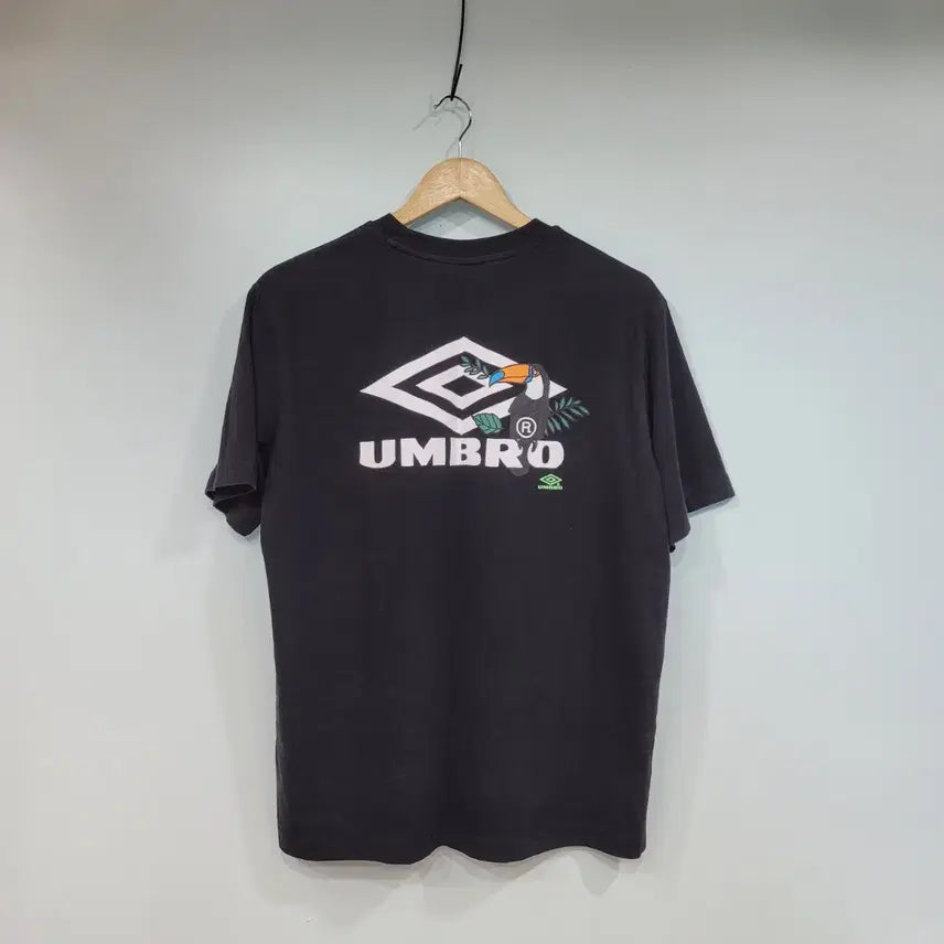 [BUNJANG] Umbro Black Short Sleeve T-Shirt / 엄브로 검정색 반팔 티셔츠
