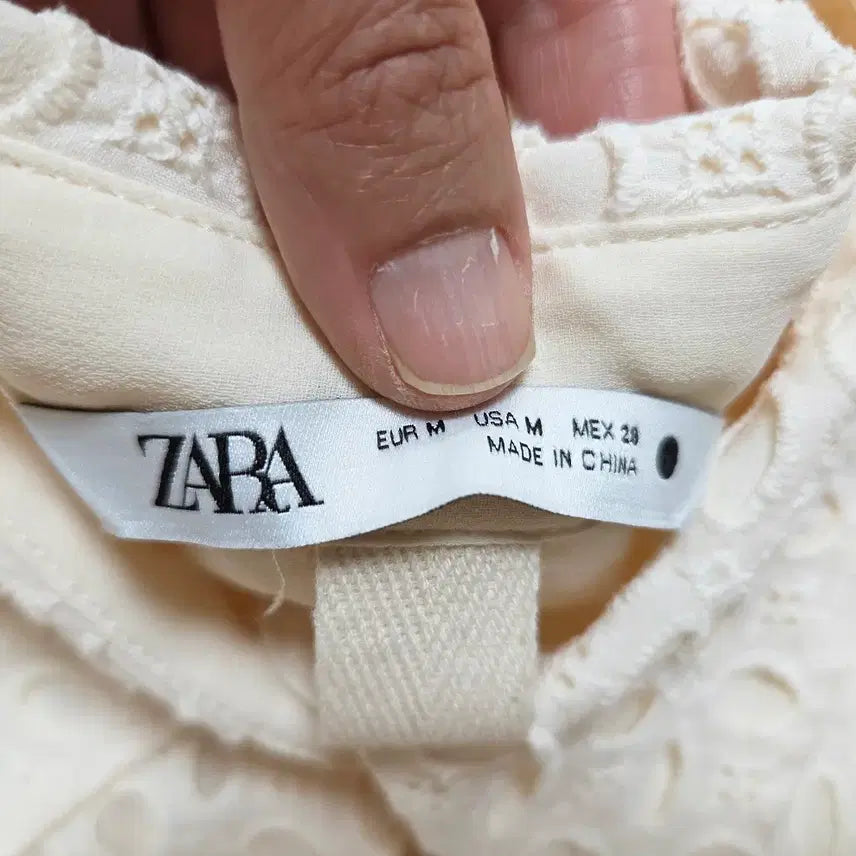 [BUNJANG] ZARA Eyelet Shirt Dress / 자라(ZARA) 아일렛 셔츠원피스 55-66 새상품