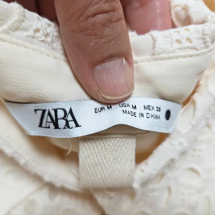 [BUNJANG] ZARA Eyelet Shirt Dress / 자라(ZARA) 아일렛 셔츠원피스 55-66 새상품