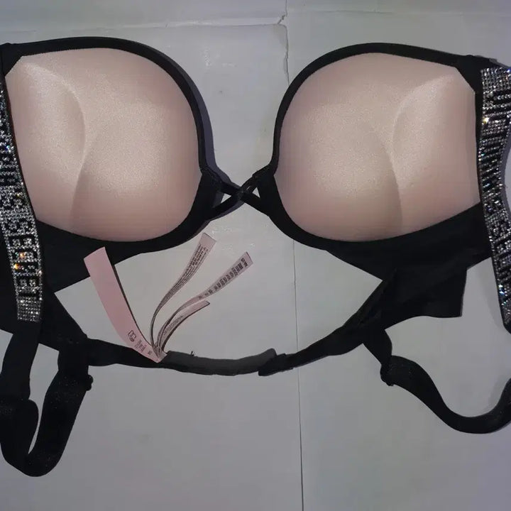 [SOLD OUT] 빅토리아 시크릿 로고 큐빅 밤쉘 샤인스트랩 브라 34A