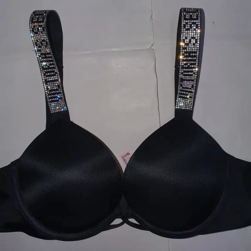 [SOLD OUT] 빅토리아 시크릿 로고 큐빅 밤쉘 샤인스트랩 브라 34A