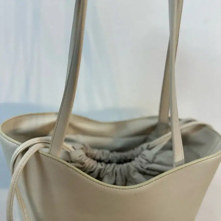 [BUNJANG] JILLSTUART Leather Shoulder Bag Ivory / 질바이질스튜어트 가죽 숄더백 아이보리