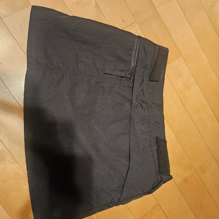 [BUNJANG] Matin Kim Black Zipper Detail Midi Skirt / 마땡킴  블랙 지퍼 디테일 스커트