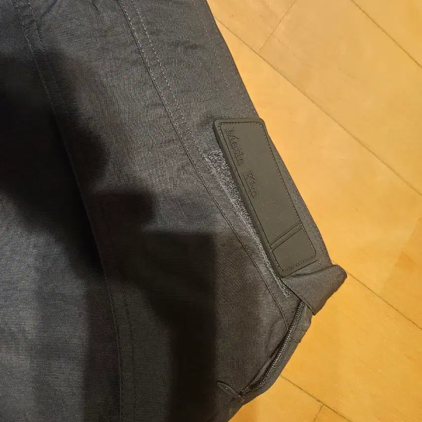[BUNJANG] Matin Kim Black Zipper Detail Midi Skirt / 마땡킴  블랙 지퍼 디테일 스커트