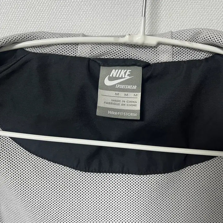 [BUNJANG] Nike Black Hooded Windbreaker Jacket / 나이키 바람막이 블랙 후드집업 M(95)