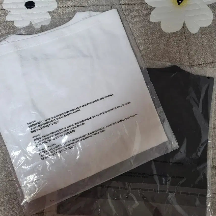 [BUNJANG] Stussy Basic T-shirt (Black/White) / 미개봉새상품)스투시 베이직 반팔티 (블랙 화이트)