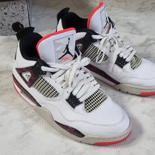 [BUNJANG] Nike Air Jordan 4 Flight Nostalgia Sneakers / 나이키 에어 조던 4 플라이트 노스텔지아 280