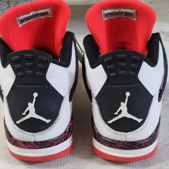 [BUNJANG] Nike Air Jordan 4 Flight Nostalgia Sneakers / 나이키 에어 조던 4 플라이트 노스텔지아 280