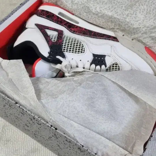 [BUNJANG] Nike Air Jordan 4 Flight Nostalgia Sneakers / 나이키 에어 조던 4 플라이트 노스텔지아 280