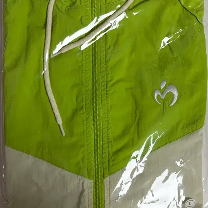 [BUNJANG] Mrs. GREEN APPLE Jinjin Windbreaker Hoodie / 미개봉)미세스 그린애플 젠진 굿즈 바람막이 후드