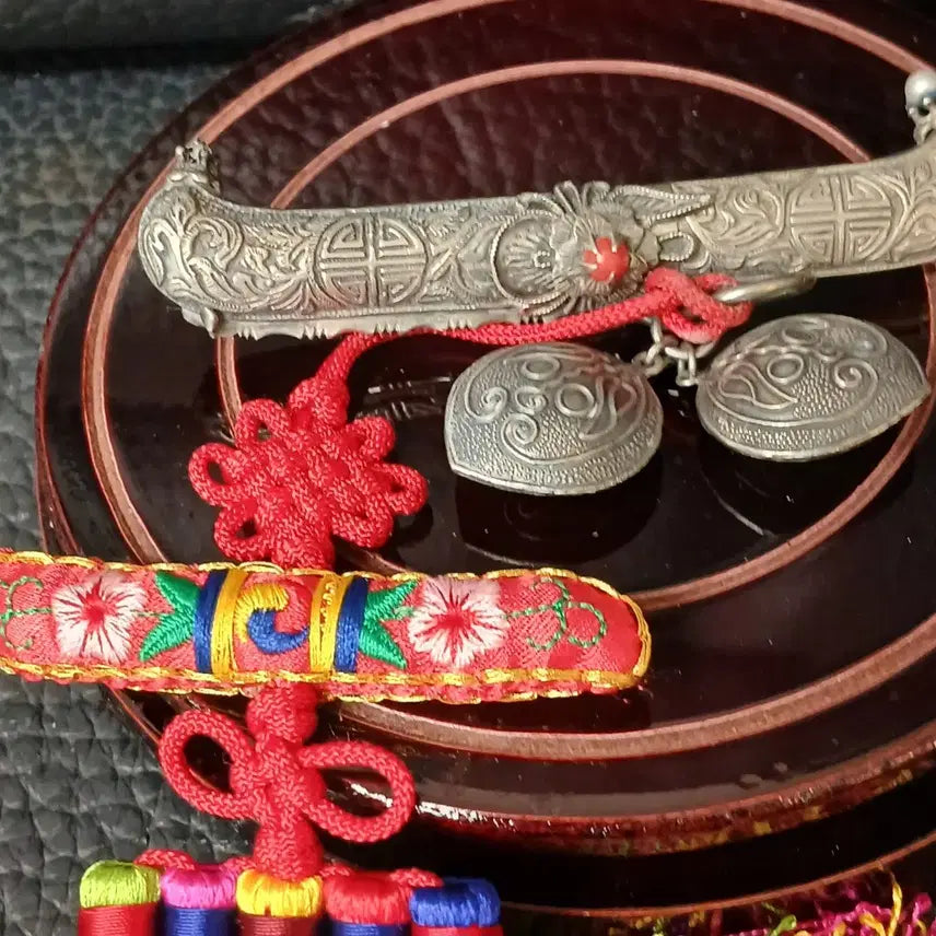 [BUNJANG] Rare Silver Engraved Dagger with Red Tassel / 은장도빠른판매