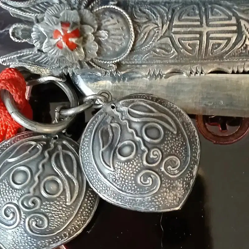 [BUNJANG] Rare Silver Engraved Dagger with Red Tassel / 은장도빠른판매
