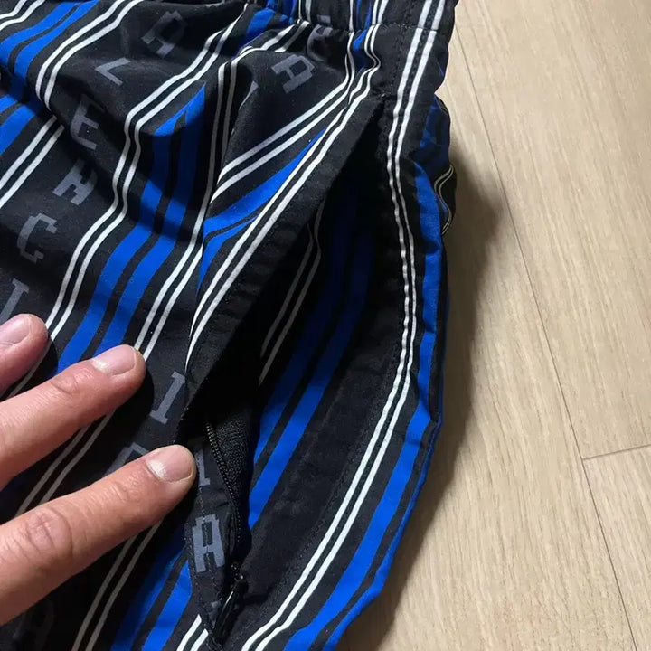 [SOLD OUT] [정품] 발렌시아가 스윔쇼츠 반바지 M-L사이즈