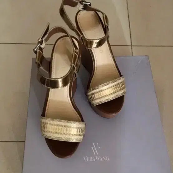 [BUNJANG] Vera Wang Wedge Sandals / (220-225) 베라왕 정품 플랫폼 웻지 샌들