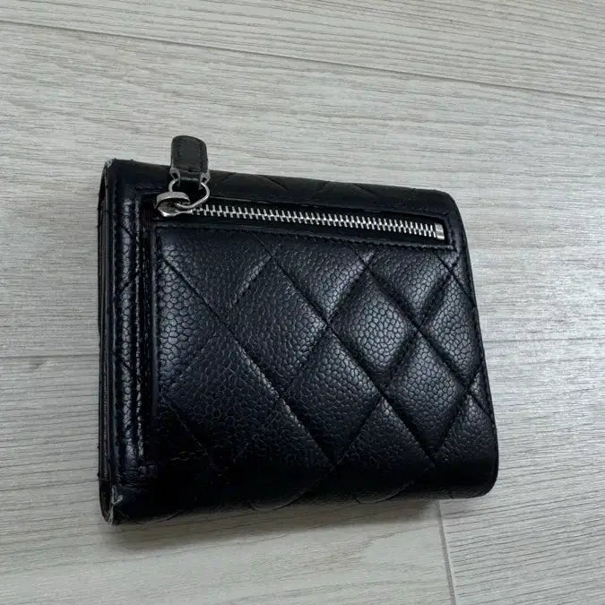 [BUNJANG] Chanel Caviar Flap Classic Silver Hardware Bi-fold Wallet / 샤넬 캐비어 플랩 클래식 은장 반지갑