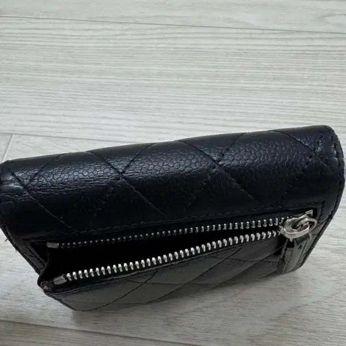 [BUNJANG] Chanel Caviar Flap Classic Silver Hardware Bi-fold Wallet / 샤넬 캐비어 플랩 클래식 은장 반지갑