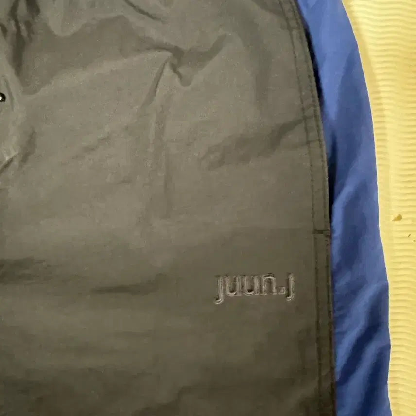 [BUNJANG] Juun.J Color Block Sporty Track Pants Black / 준지 컬러 블록 스포티 트랙 팬츠 블랙 48 JC5321P825