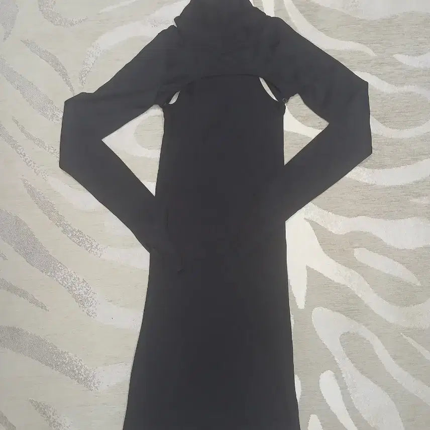 [BUNJANG] HELMUT LANG Cutout Turtleneck Long Slim Dress / 핼무트랭 HELMUT LANG 블랙 컷아웃 터틀넥 롱 슬림 원피스