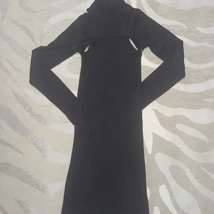 [BUNJANG] HELMUT LANG Cutout Turtleneck Long Slim Dress / 핼무트랭 HELMUT LANG 블랙 컷아웃 터틀넥 롱 슬림 원피스