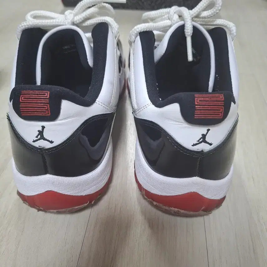 [BUNJANG] Nike Air Jordan 11 Low Concord Bred (290) / 나이키 에어 조던 11 로우 콩코드 브레드 (290)