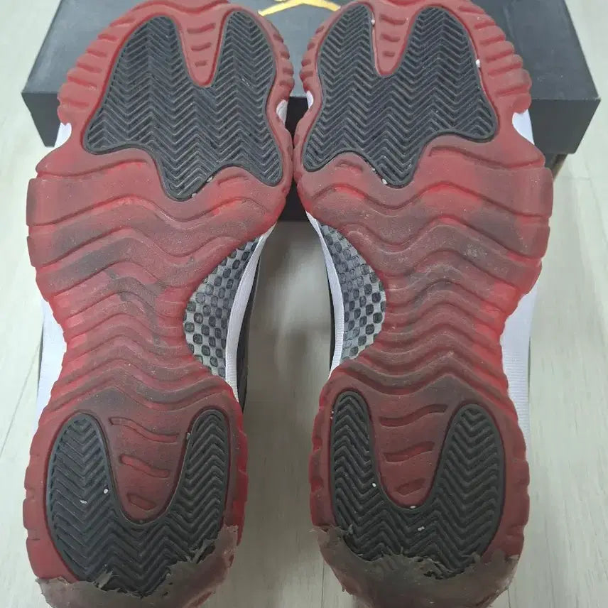 [BUNJANG] Nike Air Jordan 11 Low Concord Bred (290) / 나이키 에어 조던 11 로우 콩코드 브레드 (290)